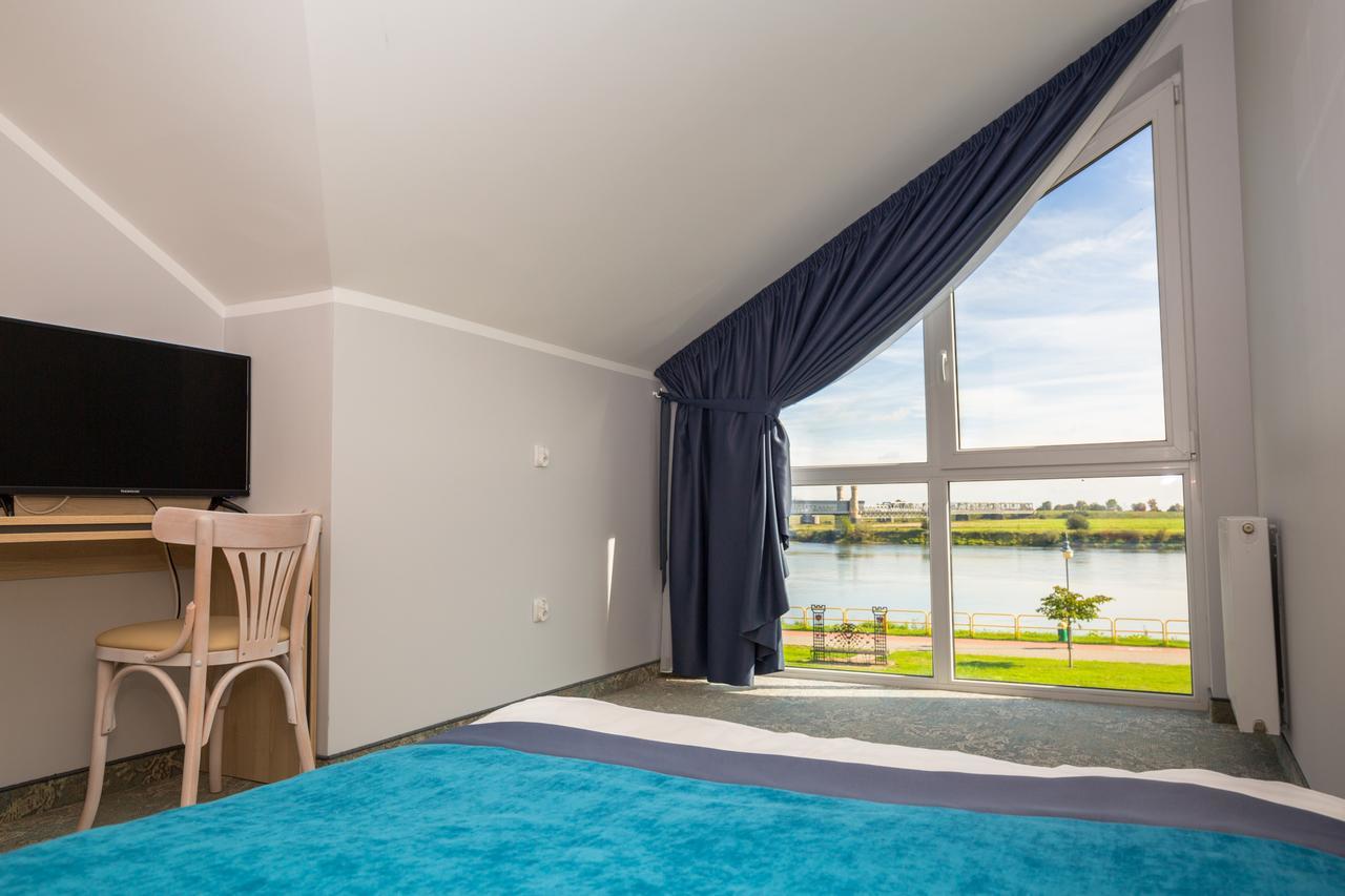 Hotel Vela 特切夫 外观 照片